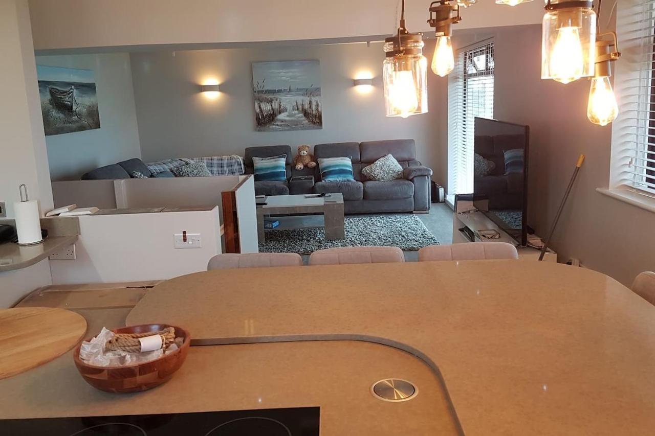 3 Bedroom Deganwy Sea View Beach House Ll31 מראה חיצוני תמונה
