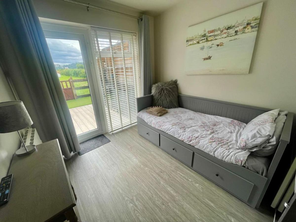 3 Bedroom Deganwy Sea View Beach House Ll31 מראה חיצוני תמונה