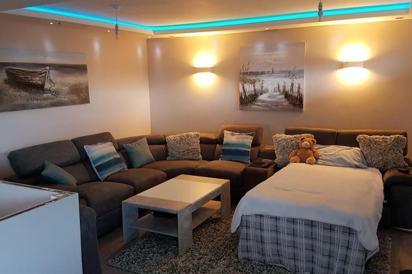 3 Bedroom Deganwy Sea View Beach House Ll31 מראה חיצוני תמונה