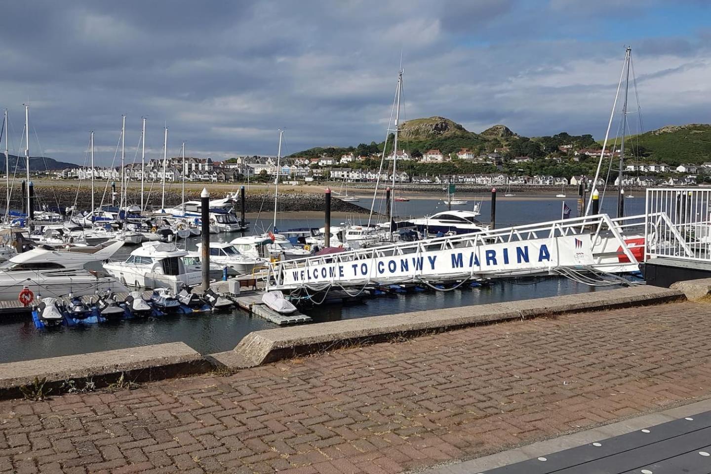 3 Bedroom Deganwy Sea View Beach House Ll31 מראה חיצוני תמונה